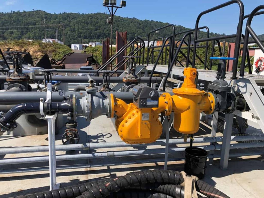 When a supplier of marine fuels needed piping modiﬁcations and upgrades on a barge, they turned to Vanport Marine & Industrial.